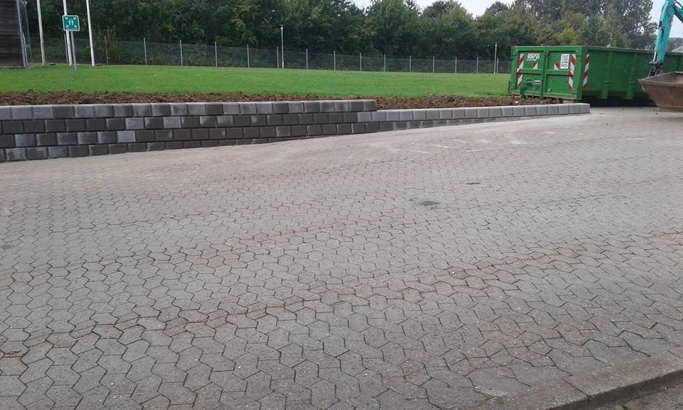 22045741 271838526663283 4671663873124940439 N